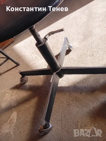 Индустриални табуретки /въртящи/, снимка 3 - Столове - 47853311