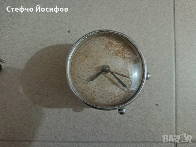 Различни Съветски будилници , снимка 7 - Антикварни и старинни предмети - 56337107
