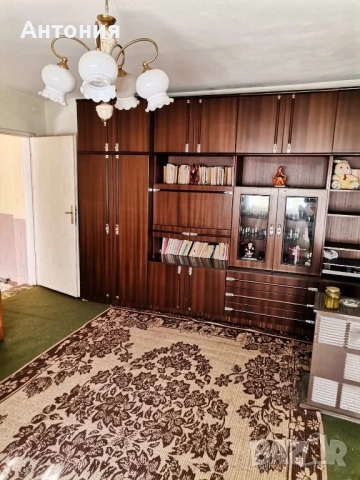 Двуетажна къща с гараж, снимка 9 - Къщи - 52228862