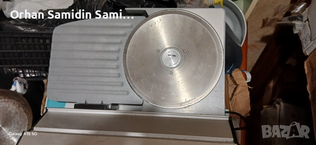 Пиле на грил 2 броя хладилна витрина  Фризери хладилник чинии лъжици вилици ножове и др, снимка 5 - Обзавеждане за заведение - 52369168