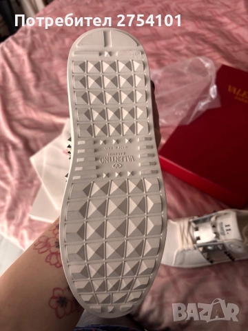 Valentino Garavani for women , снимка 5 - Дамски ежедневни обувки - 52545694