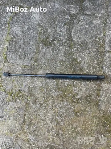 Амортисьор багажник Фолксваген Голф 5 VW Golf