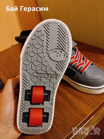 маратонки с колелца HEELYS, снимка 4 - Детски обувки - 51875931