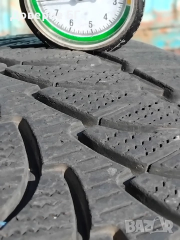 Гуми 225 50 17 Дънлоп Dunlop 2 броя. Нов внос. Не са нови!