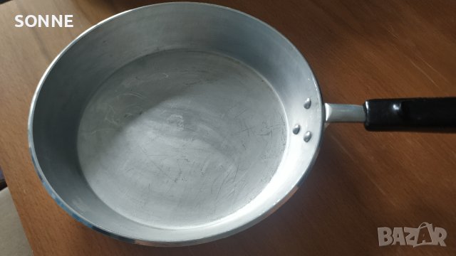 Стар алуминиев тиган, снимка 4 - Съдове за готвене - 41024766