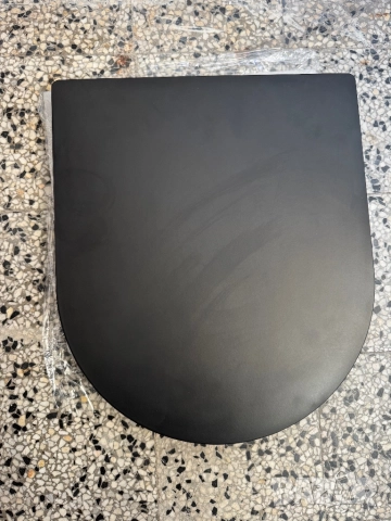 Тоалетна Седалка Relaxdays 10000121/2021 Черна Мат, Soft Close - Quick Release, Универсална D Форма!, снимка 2 - Други стоки за дома - 52653936