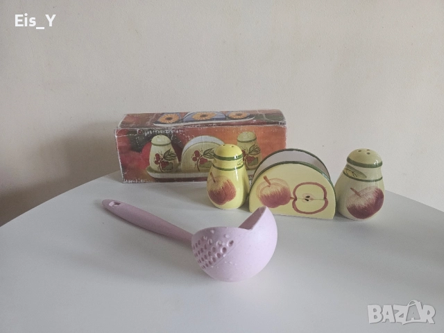 Керамичен комплект солници и салфетник, буркан и лъжица за спагети., снимка 8 - Аксесоари за кухня - 52306520