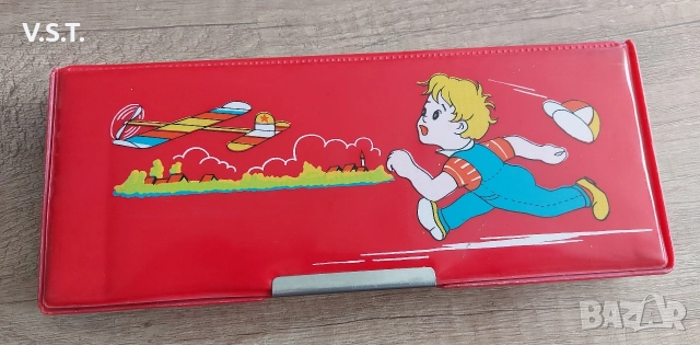 Кутия (Пенал) за ученически принадлежности от 80те години, снимка 2 - Други ценни предмети - 52925709