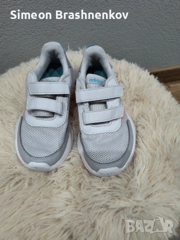Детски маратонки за момиче Адидас , снимка 3 - Детски маратонки - 52640977
