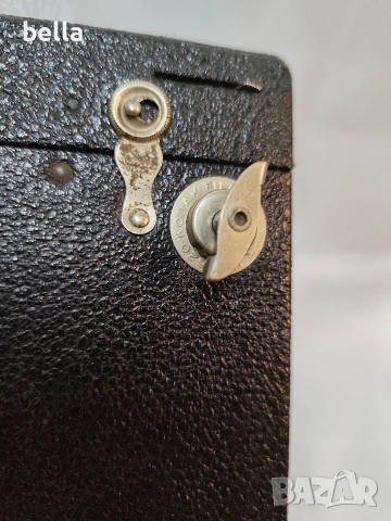 Продавам автентичен бокс фотоапарат Kodak, произведен около 1930-1940 г. , снимка 5 - Антикварни и старинни предмети - 53523272