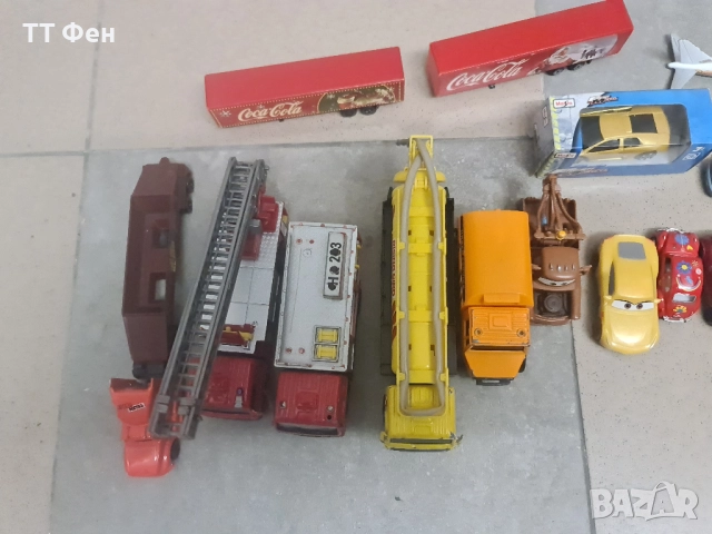 Лот от метални колички и камиони Maisto, Hotweels и други марки, снимка 3 - Коли, камиони, мотори, писти - 52512309