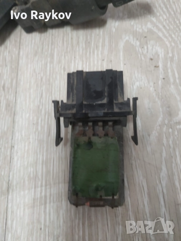 Резистор на вентилатора 881055650 1H0959263 - Golf III. , снимка 2 - Части - 52859373