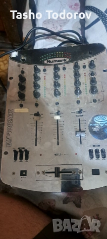Краино стъпало 2х100 и мишпулт Nomark, снимка 3 - Ресийвъри, усилватели, смесителни пултове - 53291404