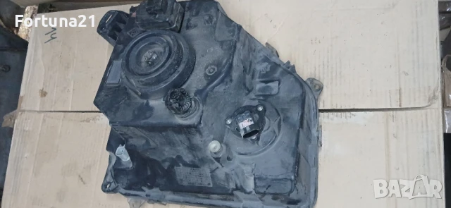 Jeep Liberty - десен фар, снимка 2 - Части - 50562913