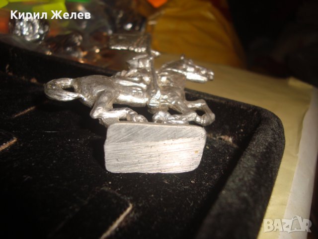 СТАР ОЛОВЕН ВОЙНИК РИЦАР КОННИК СТАТУЕТКА КАВАЛЕРИСТ ЗНАМЕНОСЕЦ 25069, снимка 5 - Колекции - 34370261