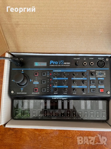 Behringer Pro-VS Mini Синтезатор, снимка 2 - Синтезатори - 53823475