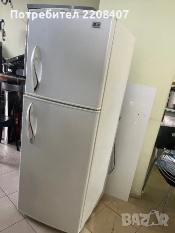Хладилник с фризер