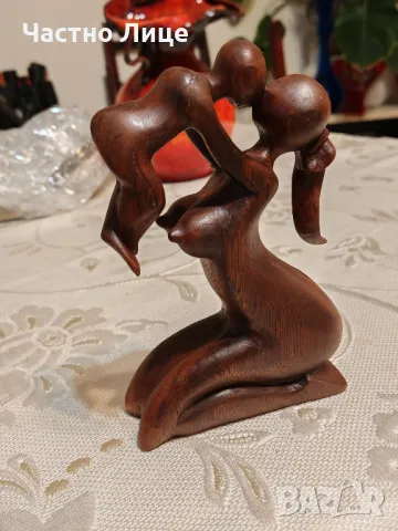 Прекрасна Старинна Малка Пластика Фигура Майка с Дете, снимка 3 - Антикварни и старинни предмети - 48539014