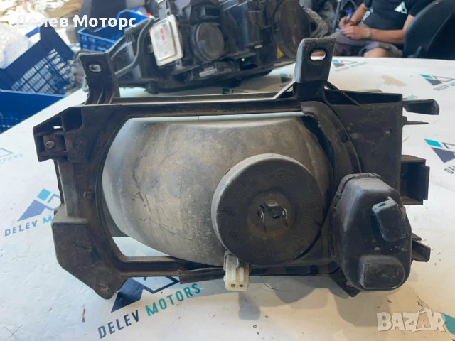 Фар десен от Volkswagen T4, Фолксваген Т4, снимка 2 - Части - 50712385
