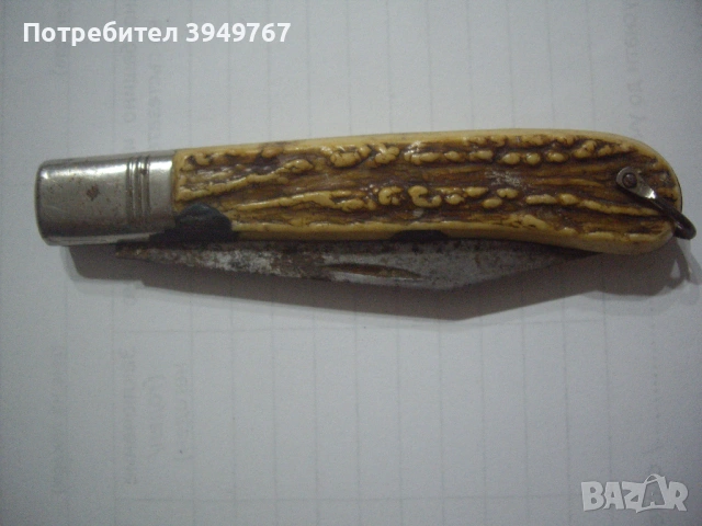 Интересна стара ножка.