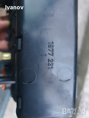 Централна конзола малка жабка под климатроника запалка бмв е36 bmw e36 console 1977231, снимка 2 - Части - 42004059