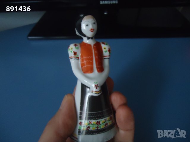 Порцеланова фигурка статуетка Унгария, снимка 7 - Статуетки - 34463113