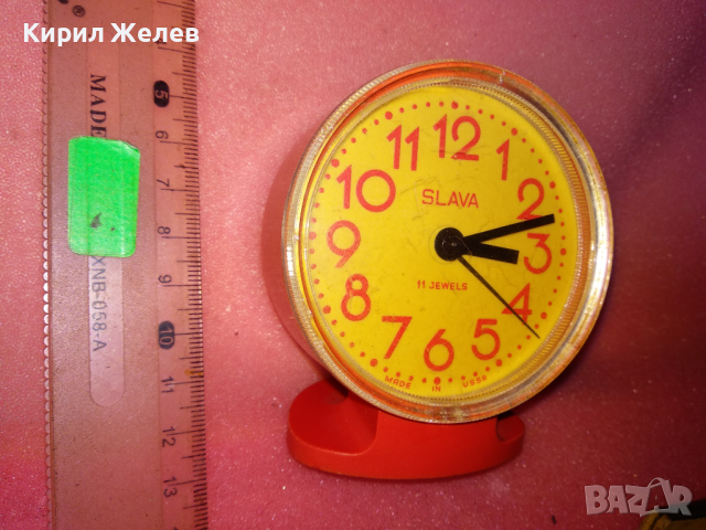 SLAVA MADE in USSR Стар КОЛЕКЦИОНЕРСКИ РУСКИ БУДИЛНИК МЕХАНИЧЕН НАСТОЛЕН ЧАСОВНИК СЛАВА СССР 31919