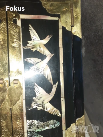 Стара лакова кутия за бижута с интарзии от седеф - Красота, снимка 2 - Антикварни и старинни предмети - 51276467