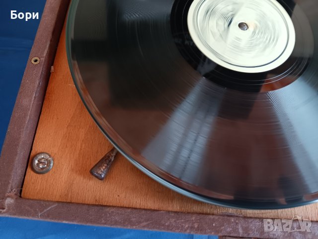 Стар грамофон с манивела, снимка 9 - Грамофони - 44394563