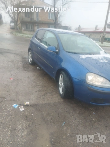 Голф 5 всичко в изправност,но  лявото стъкло за видимост е счупено,, снимка 6 - Автомобили и джипове - 53192713