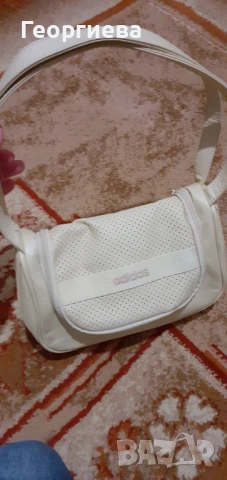 Дамска Чанта Adidas, снимка 2 - Чанти - 50938506