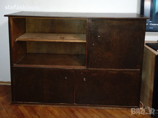 Старинен шкаф цвят венге 130х38х115см, снимка 3 - Шкафове - 40603261