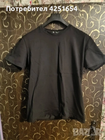 ТОП цена ново долнище и тениска размер L цена 15 евро , снимка 3 - Тениски - 53688362