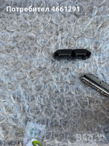 Малка емблемка quattro централната решетка на Ауди Audi A7 само за 20лв. 4G8853755b, снимка 4 - Части - 52556446