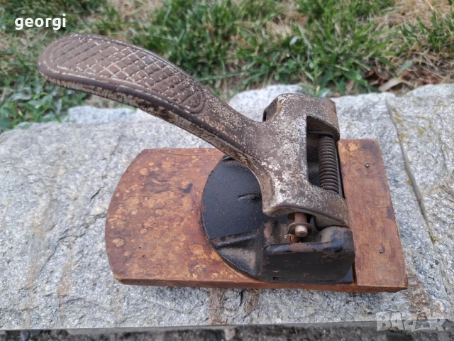 ретро перфоратор 