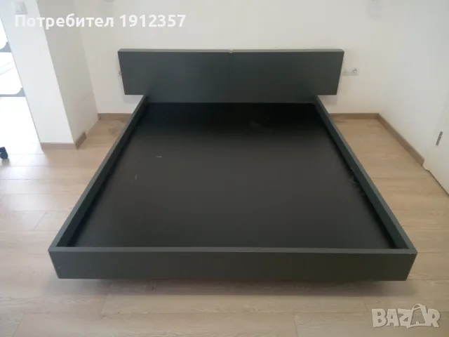 Продавам сива спалня