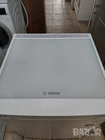 Малък хладилник с вътрешна камера Бош Bosch с две години гаранция! , снимка 2 - Хладилници - 56084441