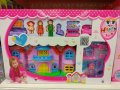 Детска играчка Къща за кукли розова с 4 фигурки + мебели