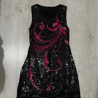 Къса рокля на паети размер S, снимка 1 - Рокли - 36116515