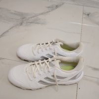 бутонки Adidas , снимка 1 - Спортни обувки - 44339981