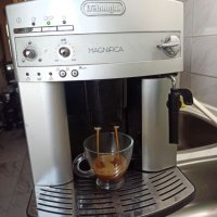 Кафеавтомат Делонги Магнефика, работи добре и прави супер кафе  , снимка 1 - Кафемашини - 41794882