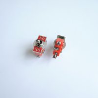 Ключ с лост 3pin и 2 положения червен 250V 15A Ф12mm, снимка 1 - Друга електроника - 42608971
