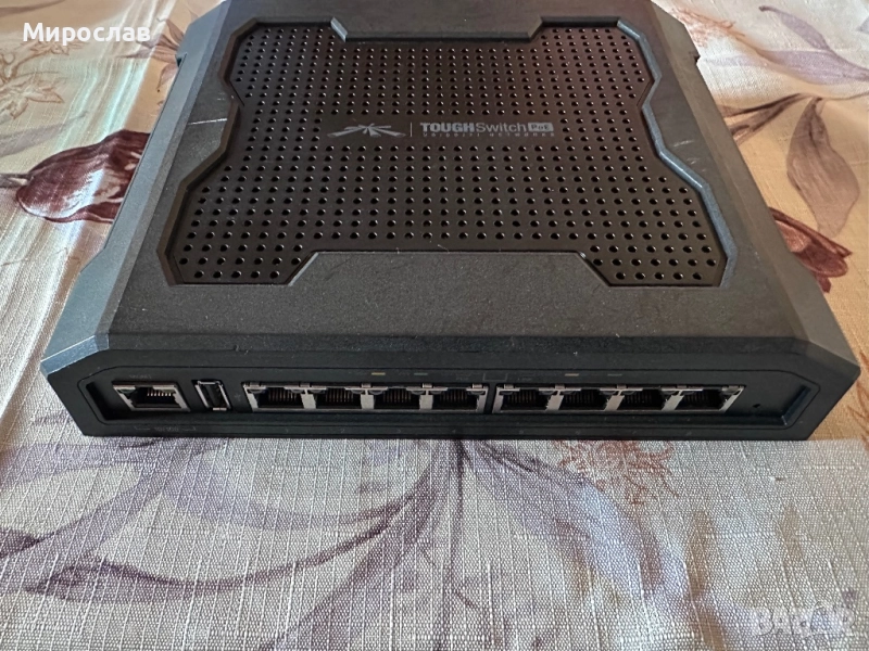 Ubiquiti TS-8-PRO gigabite управляем PoE 24/48V switch, снимка 1