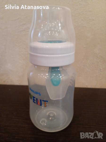 Philips Avent Classic Шише Anti-Colic с биберон Slow с две дупки 3М+ 260 мл., снимка 1