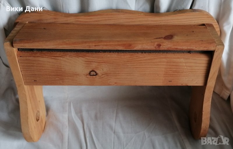 дървена уникална поставка за кухненска хартия и фолио, снимка 1