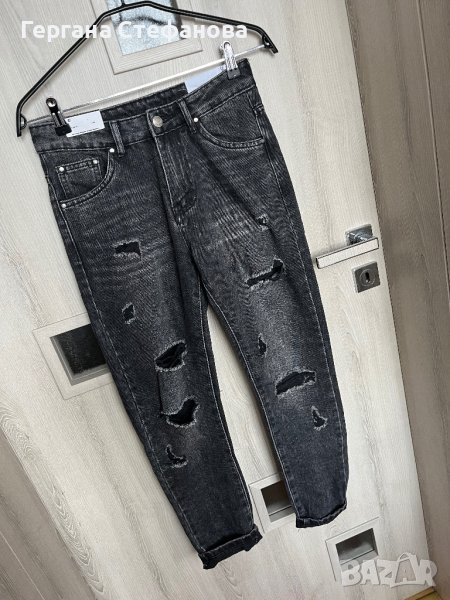 Чисто нови накъсани дънки с висока талия  Размер Хс  Цена 25лв, снимка 1