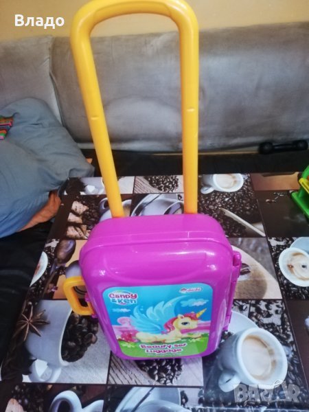 Комплект куфар за момичета с аксесоари за красота, снимка 1