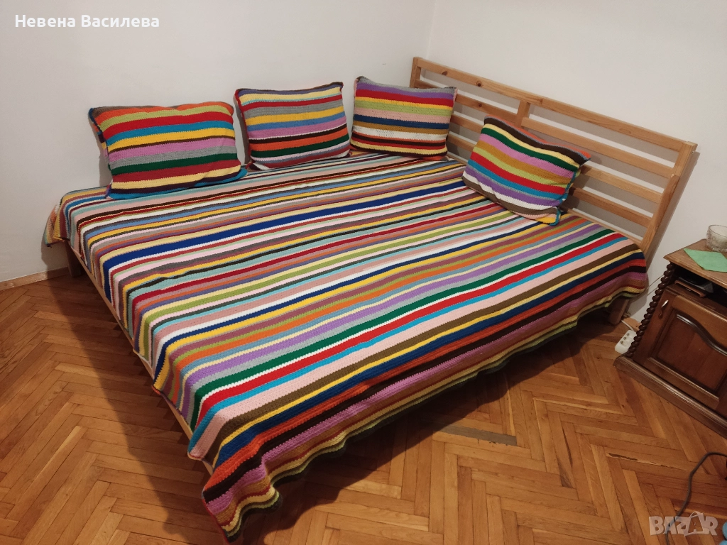 Ръчно излетен комплект на една кука - шалте/одеяло с 4 калъфки за възглавници.   , снимка 1