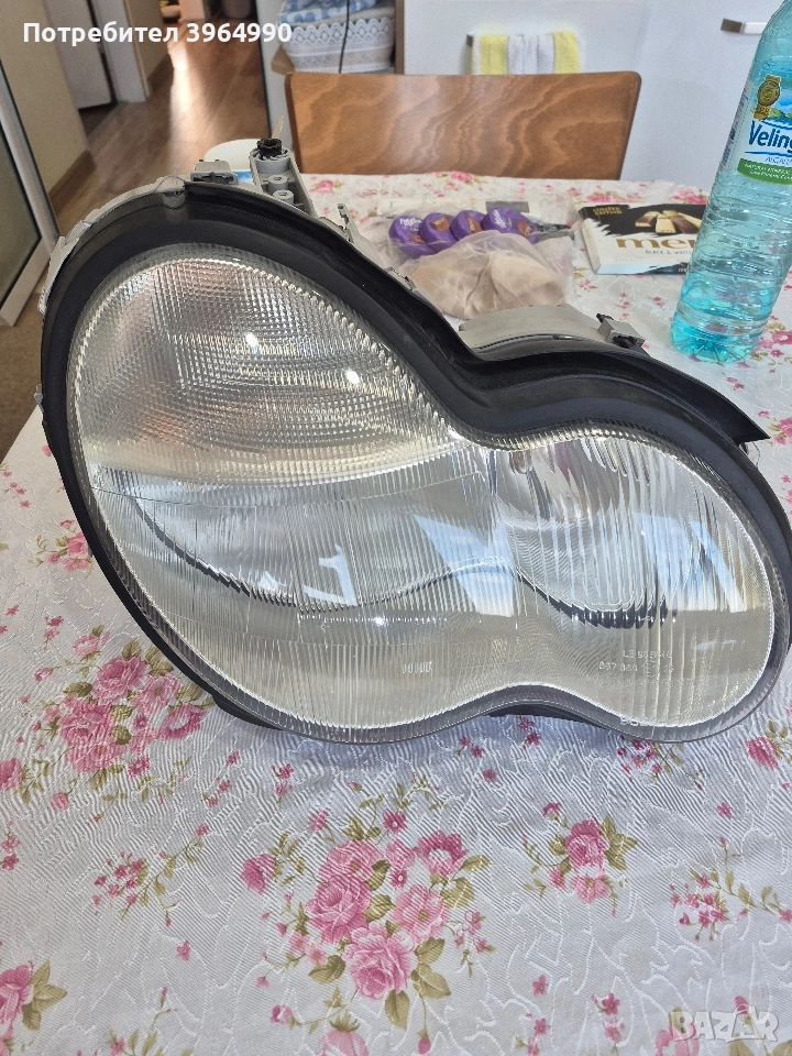 ТОП състояние Оригинален десен фар Bosch за мерцедес С клас W203 преди фейс. , снимка 1