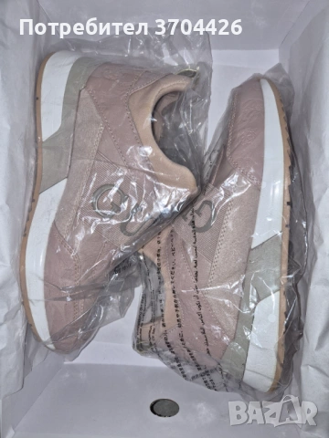 Обувки GUESS, снимка 6 - Дамски ежедневни обувки - 53135341